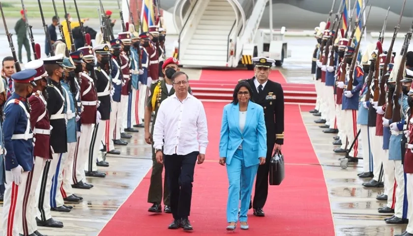 Gustavo Petro y Delcy Rodríguez en 2022