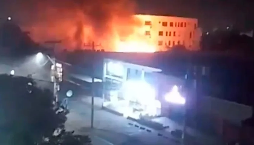 Incendio en el almacén El Hueco.