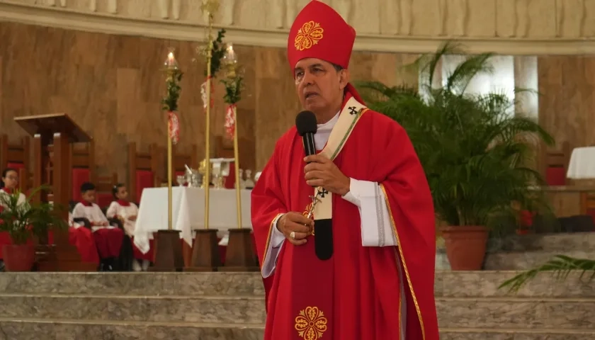 Monseñor Pablo Salas.