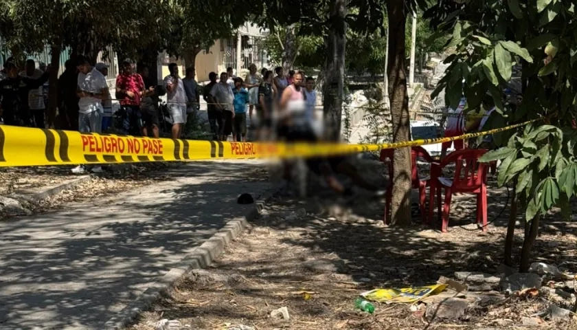 La víctima murió en el lugar de los hechos. 