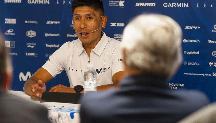 Nairo Quintana en la rueda de prensa que anuncia su retiro.