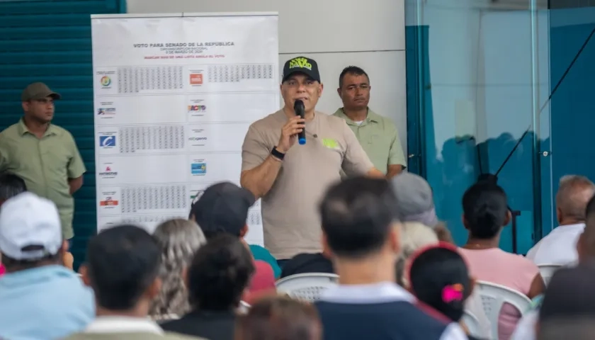 El senador José David Name.