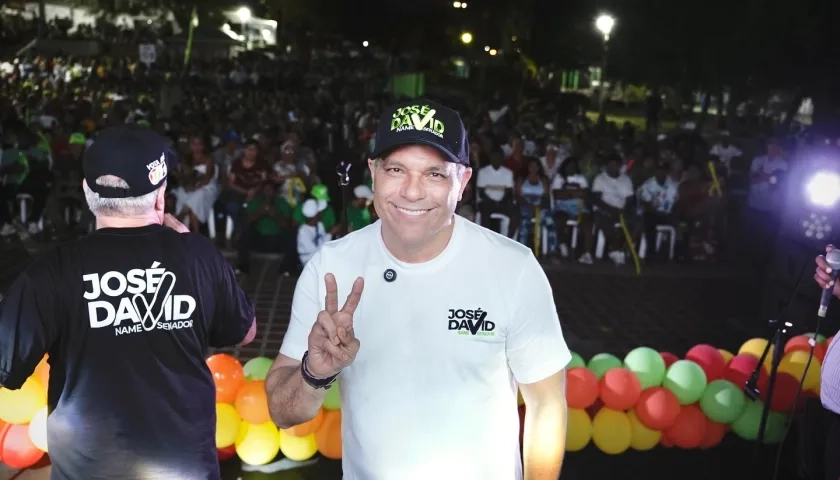 El senador José David Name.