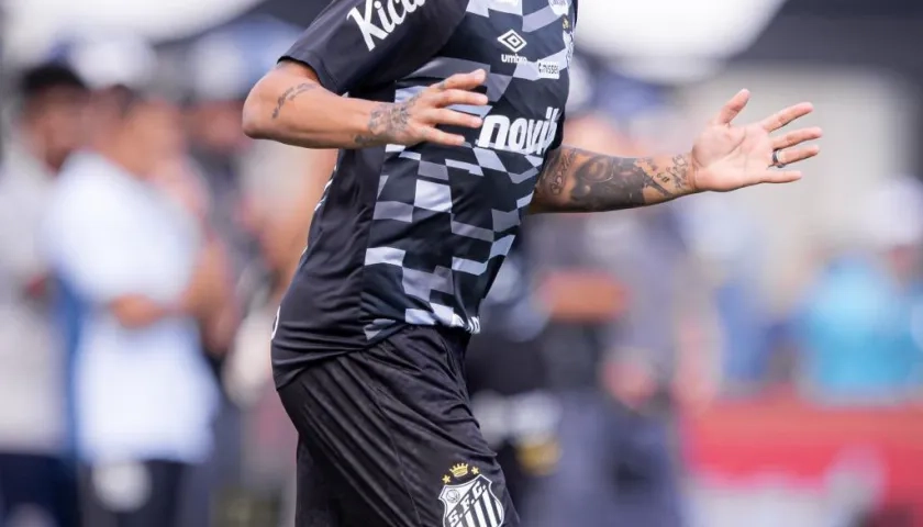 Neymar en el partido de este domingo El Santos ante Corinthians. 