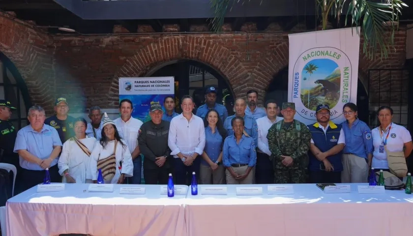 Autoridades y comunidad del Parque Nacional Natural Tayrona. 