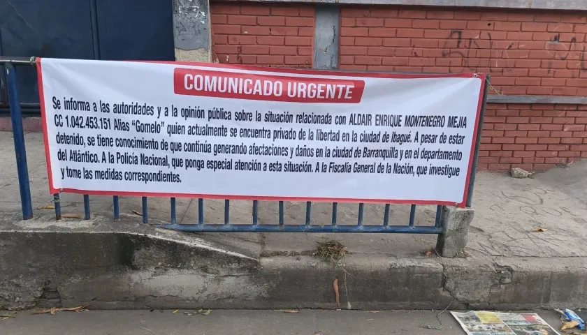 Pendón hallado en el Colegio Sofia Camargo. 