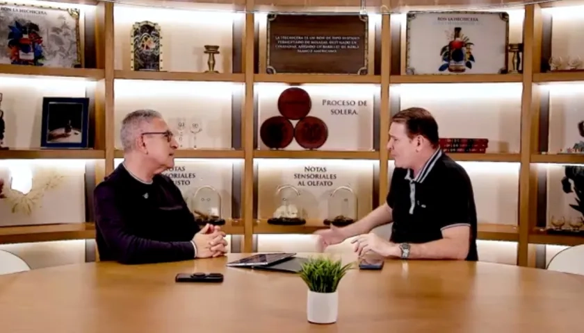 El periodista Jorge Cura con el compositor Richard Daza.