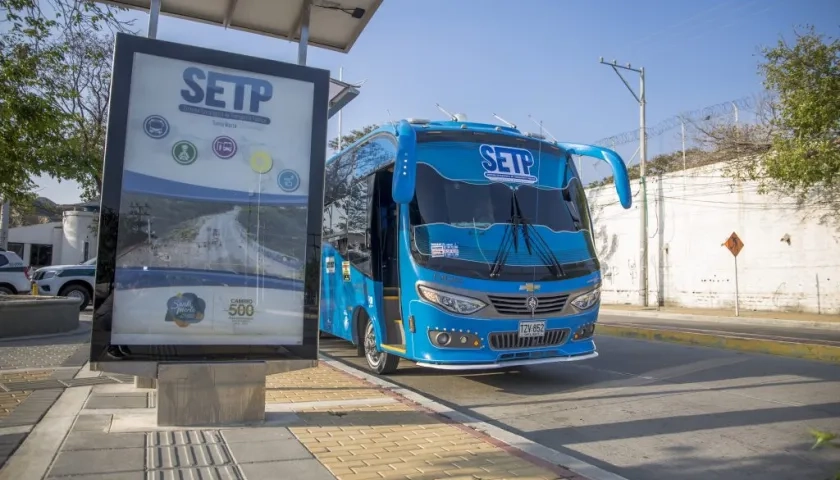 Bus del Sistema Estratégico de Transporte Público (SETP).