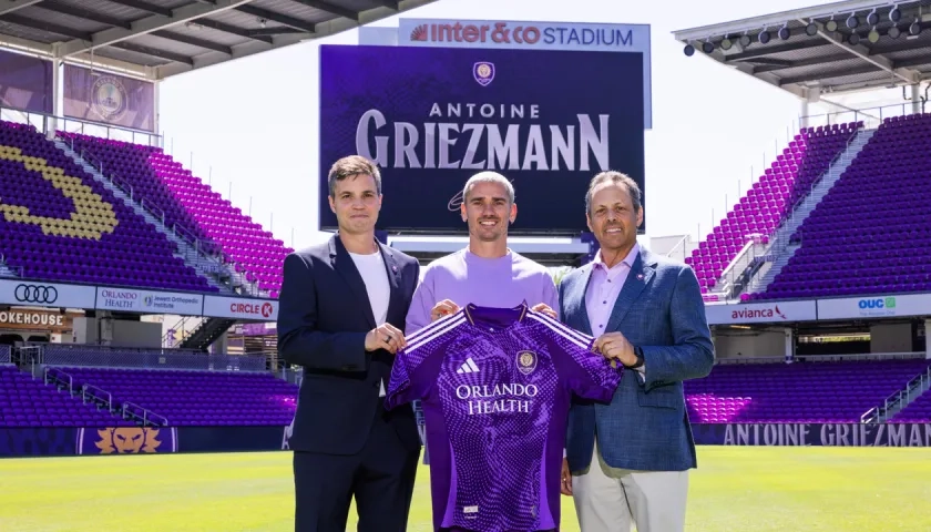 Antoine Griezmann en su presentación como nuevo fichaje del Orlando City.