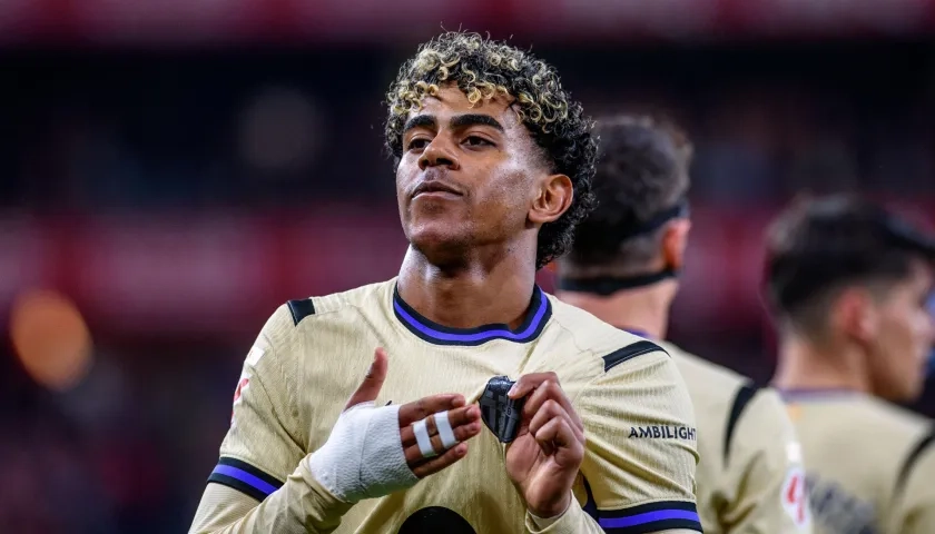 Lamine Yamal celebrando su gol.