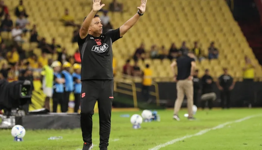 El venezolano César Farías, técnico del Barcelona de Guayaquil. 