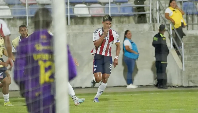 Jannenson Sarmiento marcó, de tiro libre, su primer gol con Junior.