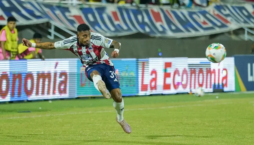Jhomier Guerero, lateral derecho del Junior. 