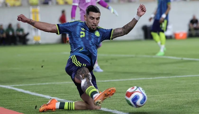 Daniel Muñoz, lateral derecho de la Selección Colombia. 