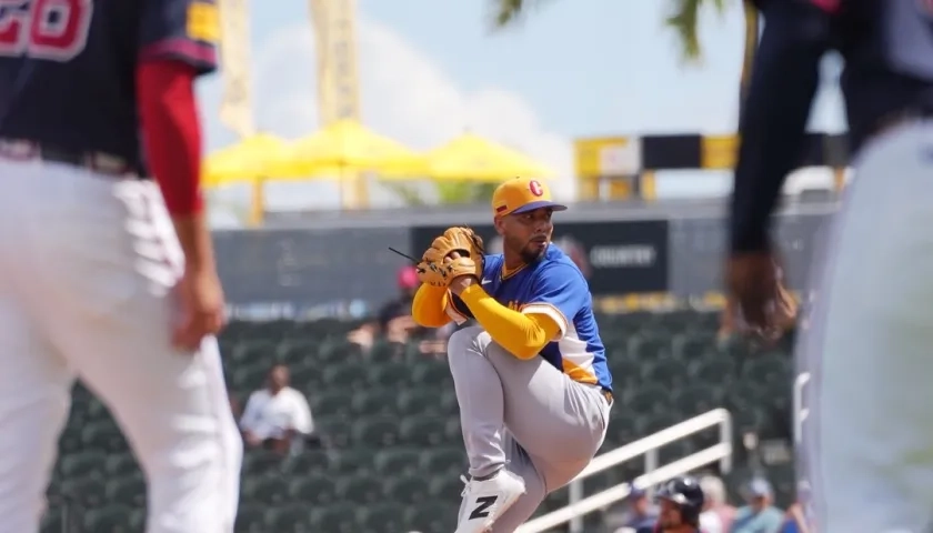 Luis Patiño fue el abridor de Colombia y el pitcher perdedor.