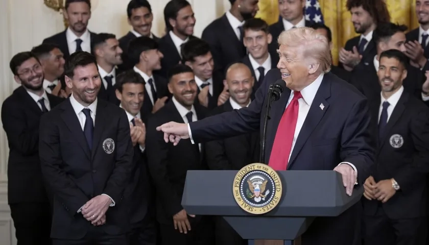 Donald Trump durante su encuentro con Messi y sus compañeros del Inter Miami. 
