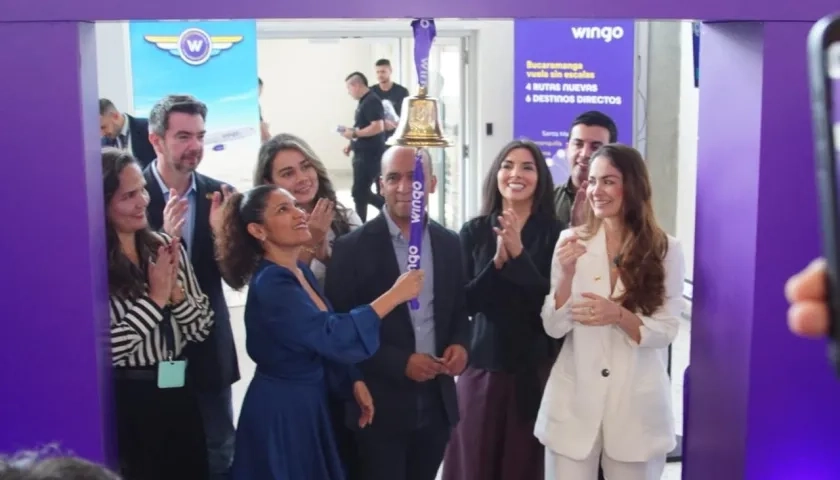 Acto de inauguración de rutas desde Bucaramanga. 