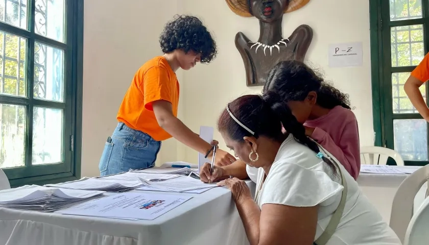 Artistas y gestores culturales.