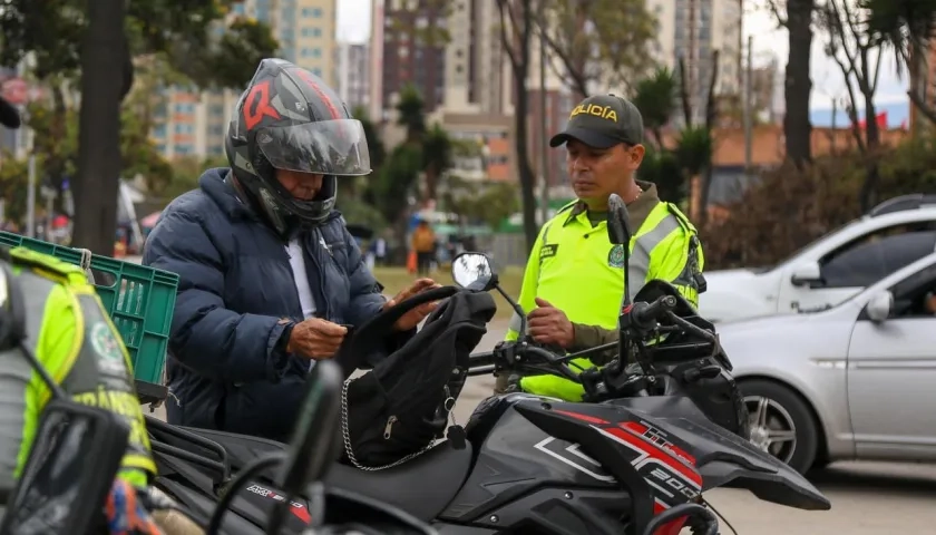 Control de la Policía en las calles de Colombia.