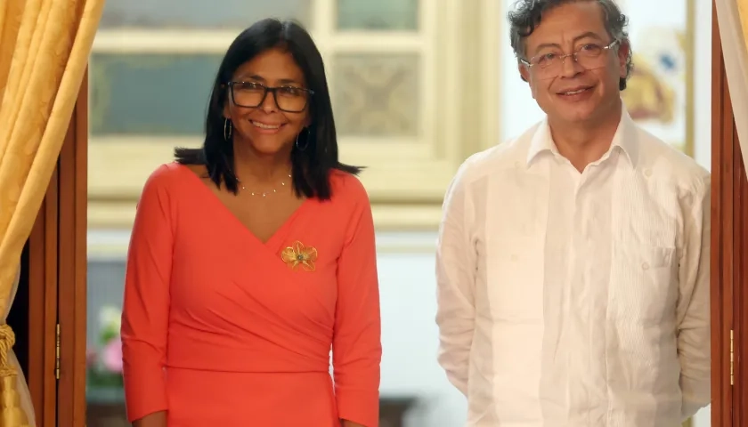  Delcy Rodríguez y Gustavo Petro