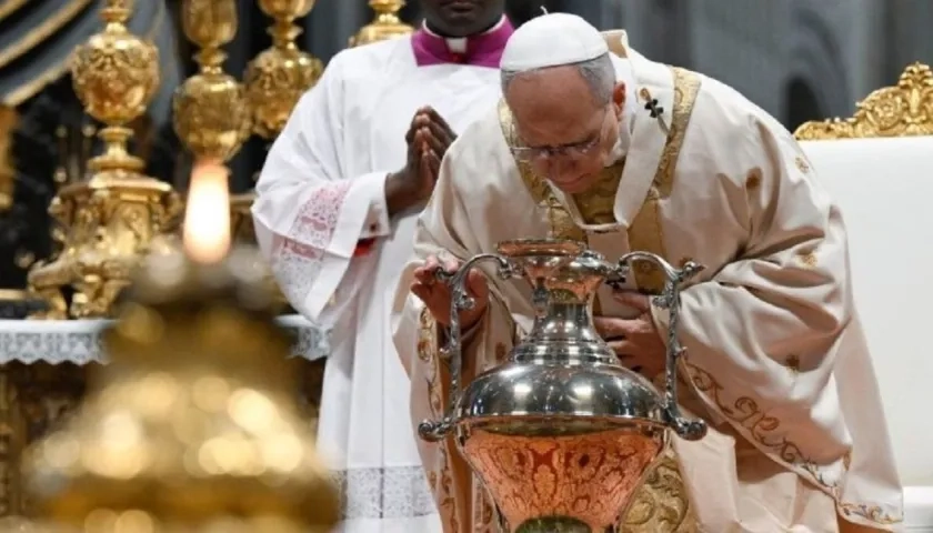 El Papa en la bendición de los óleos.