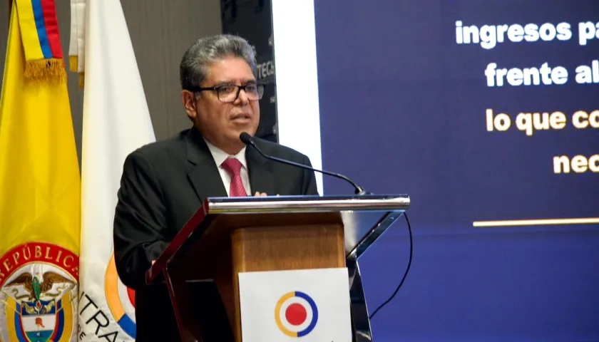 El contralor Carlos Hernán Rodríguez.