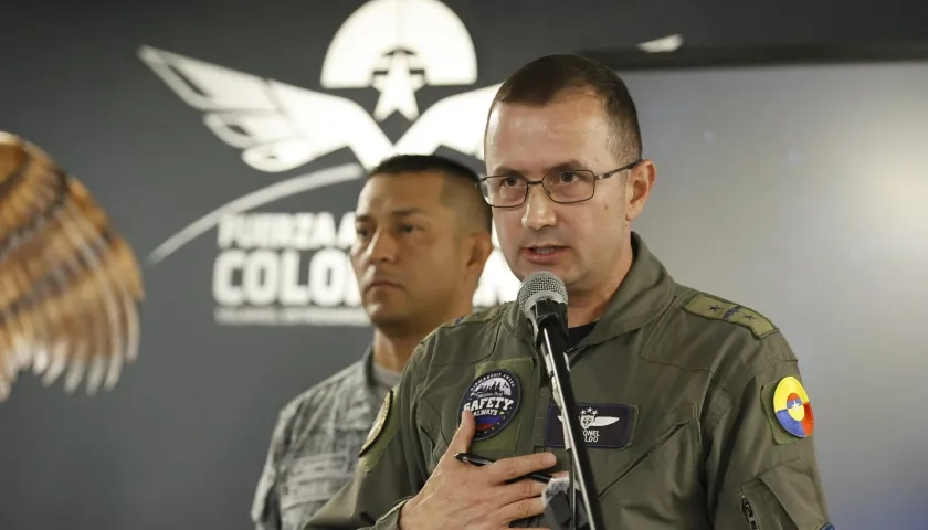 El director de Seguridad Operacional de la Fuerza Aeroespacial Colombiana (FAC), coronel Luis Fernando Giraldo. 
