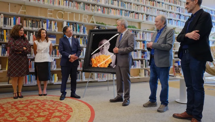 Petro en la entrega del último retrato artístico en vida de Gabriel García Márquez