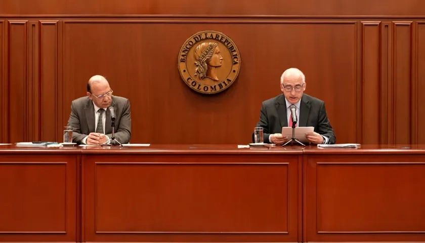 El Ministro de Hacienda, Germán Ávila y el gerente del Banco de la República, Leonardo Villar.