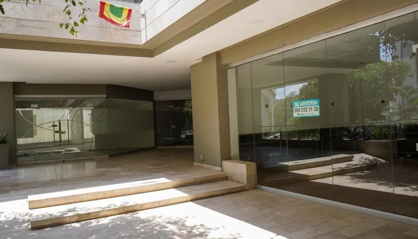 Locales cerrados en Le Champ.