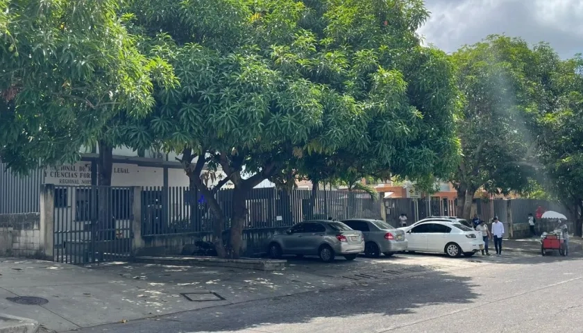 Fachada de Medicina Legal.