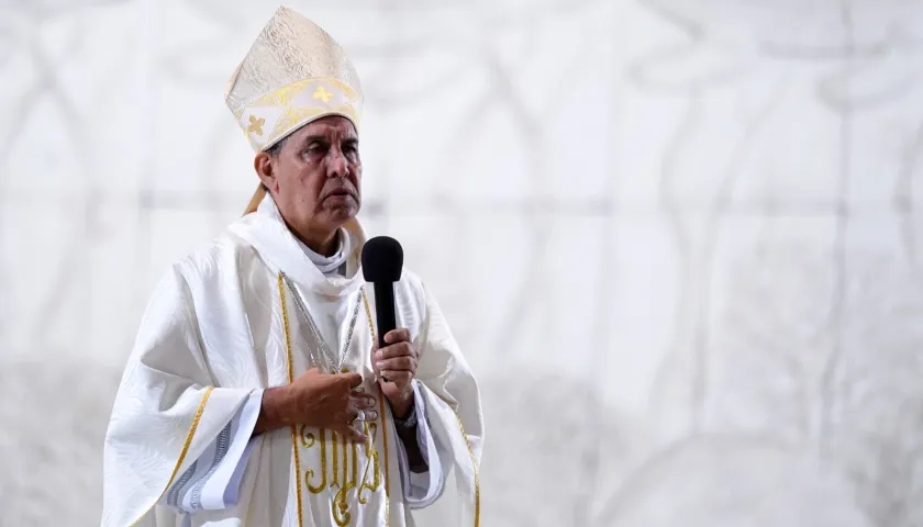 El Arzobispo de Barranquilla, Monseñor Pablo Emiro Salas. 