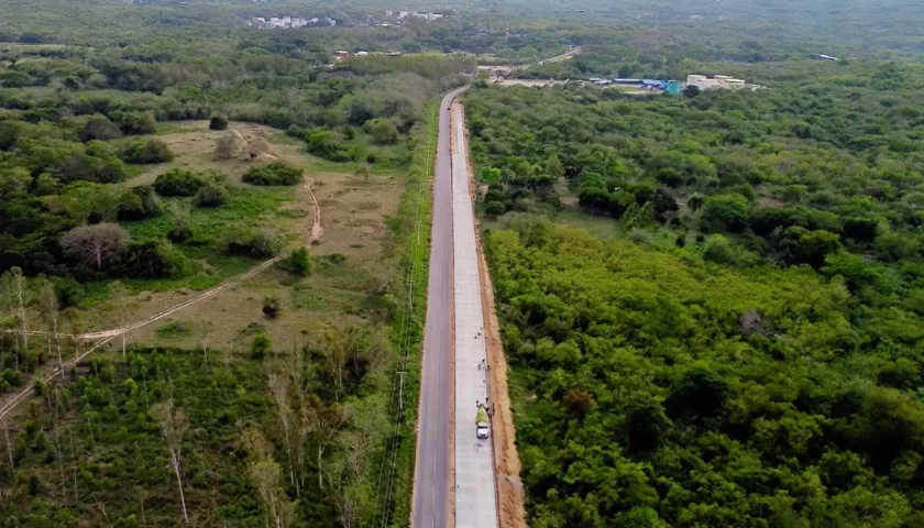 Obra vía Juan Mina.