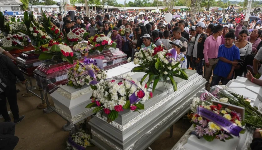 Honras fúnebres de las víctimas. 
