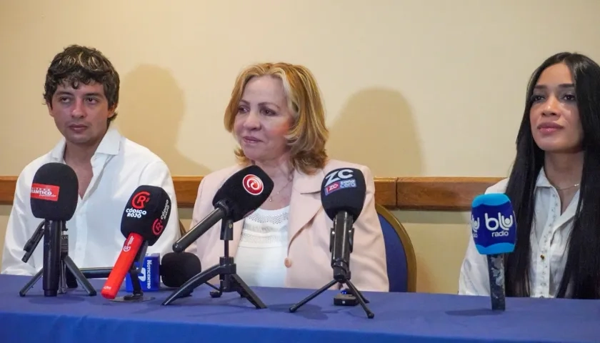 Silvia Gette Ponce y su abogada Bianith Bohórquez.