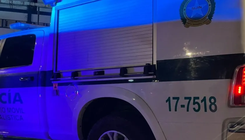 Unidad de la Policía en el lugar del ataque