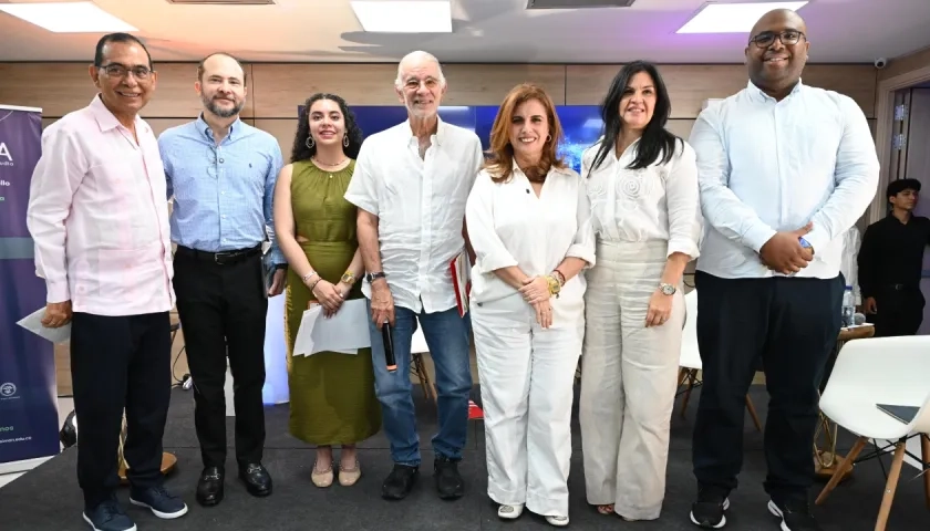 José Consuegra, Manuel Fernández, Luisa Robayo, Eduardo Verano, Paola Amar, Claudia Fuentes y Erick Orozco.