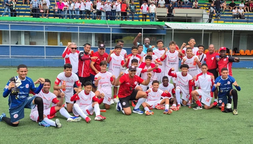 Integrantes de la selección Atlántico sub-13 tras su contundente victoria sobre Valle.
