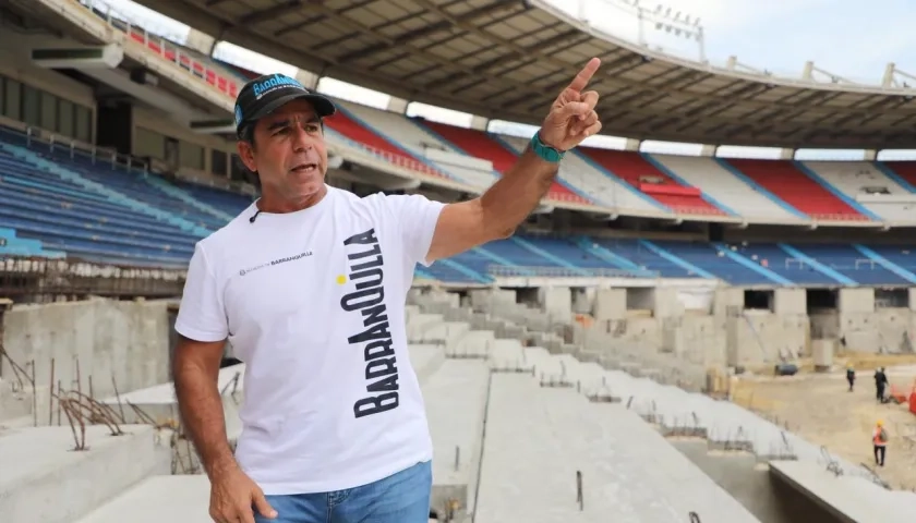 Alcalde Alejandro Char en visita de inspección a los trabajos en el 'Metro'.