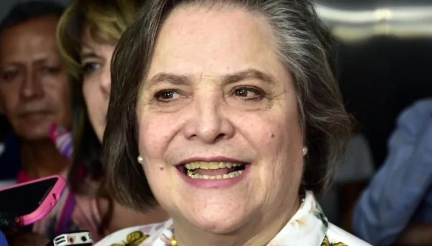 La senadora Clara López.