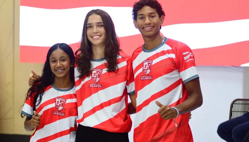 La atleta Laura Alcalá. la basquetbolista María Millán y el nadador Omar Crueche.