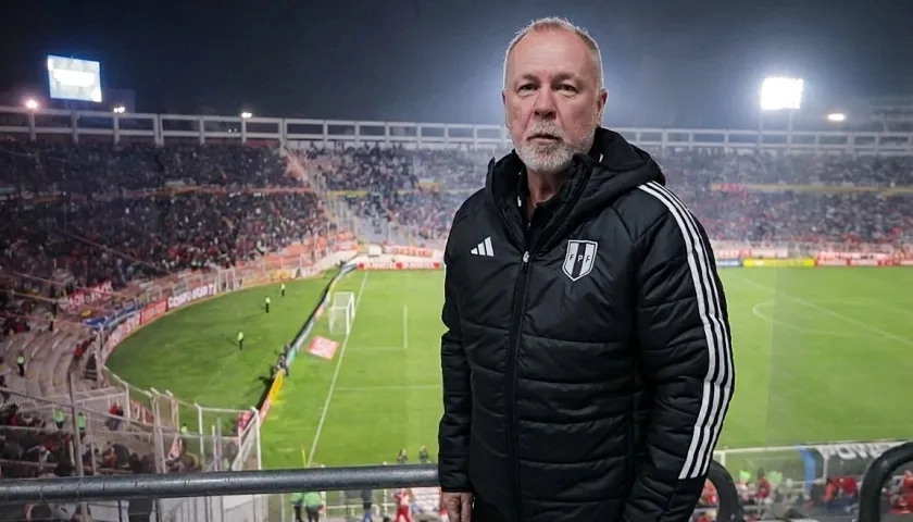 El brasileño Mano Menezes, entrenador de la selección peruana.