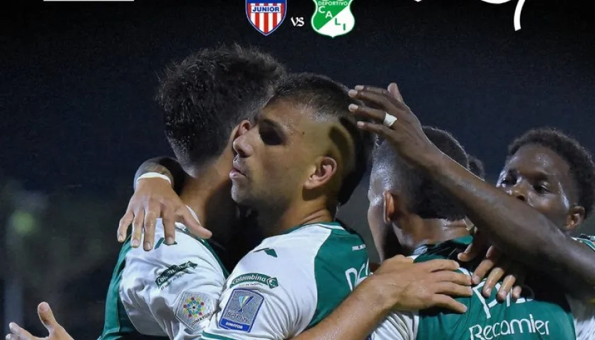 El exjuniorista Steven 'Titi' Rodríguez celebra uno de sus goles con sus compañeros.