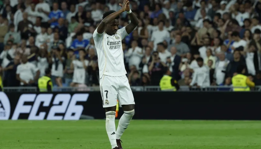 El brasileño Vinicius pide perdón a la afición del Real Madrid tras marcar el segundo gol.