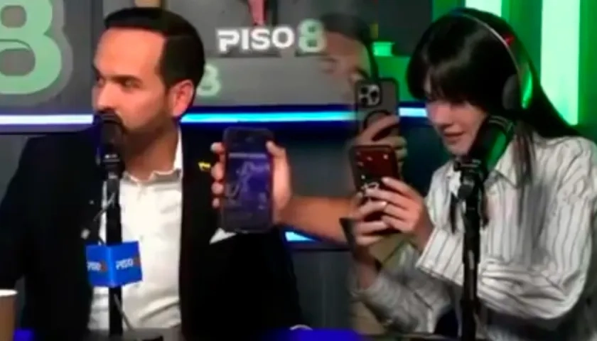 El candidato Abelardo De La Espriella y la periodista Laura Rodríguez.