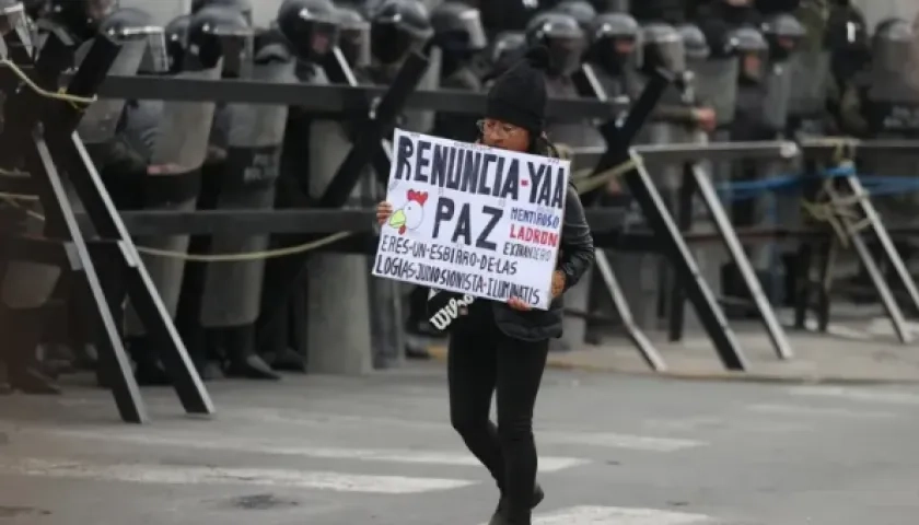 Mediadores llaman a un nuevo diálogo tras 25 días de bloqueos de carreteras en Bolivia