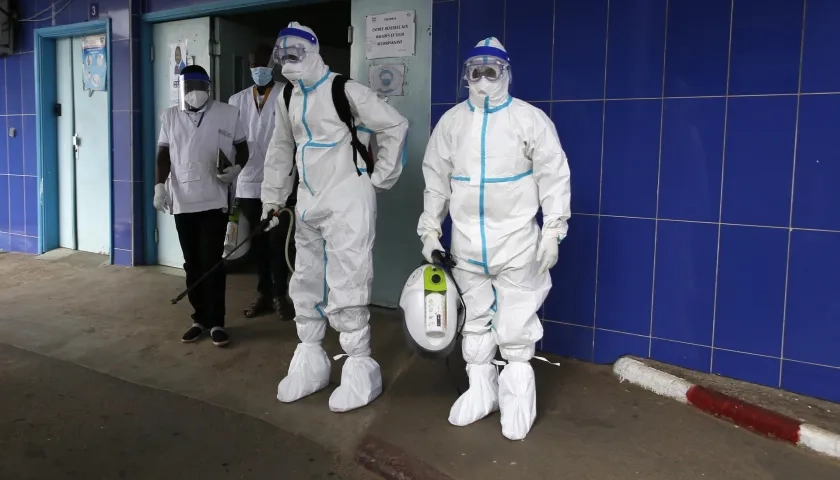 Controles sanitarios en Costa de Marfil, uno de los países africanos afecados por el ébola.
