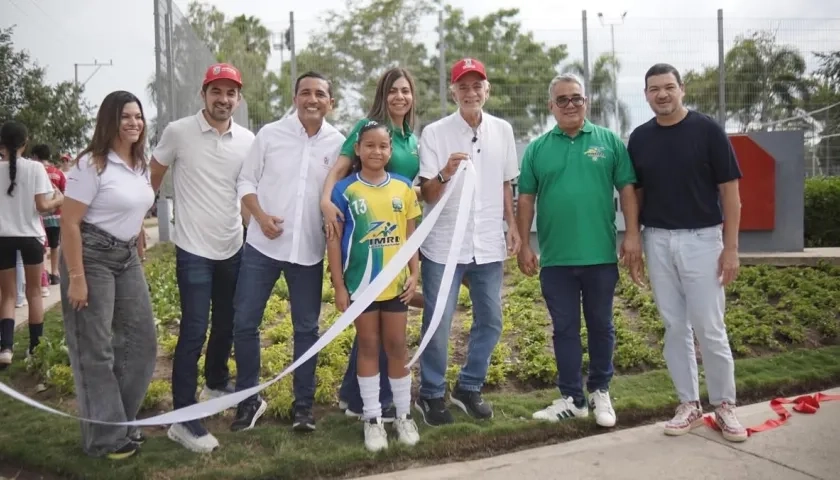 El Secretario General de la Gobernación y el Gobernador, en la entrega del Parque Estadio de Sabanagrande