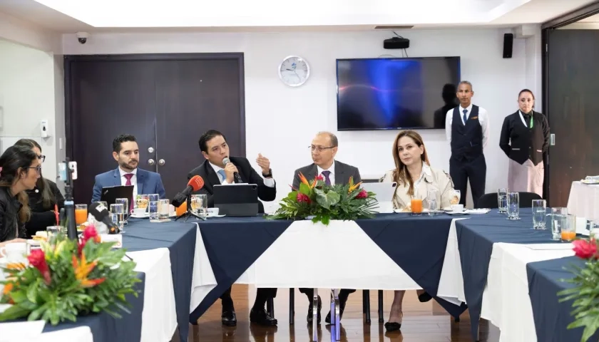 El presidente de Findeter, Carlos Alberto Saad Llinás, presentando el balance de la entidad. 