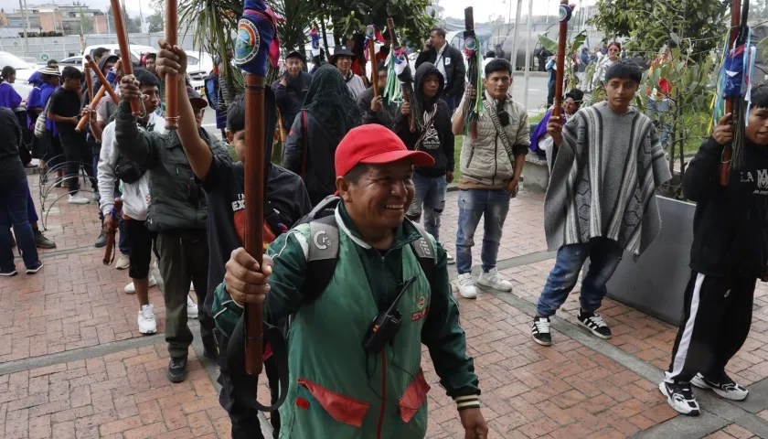 Indígenas que protestaron este lunes en Bogotá. 